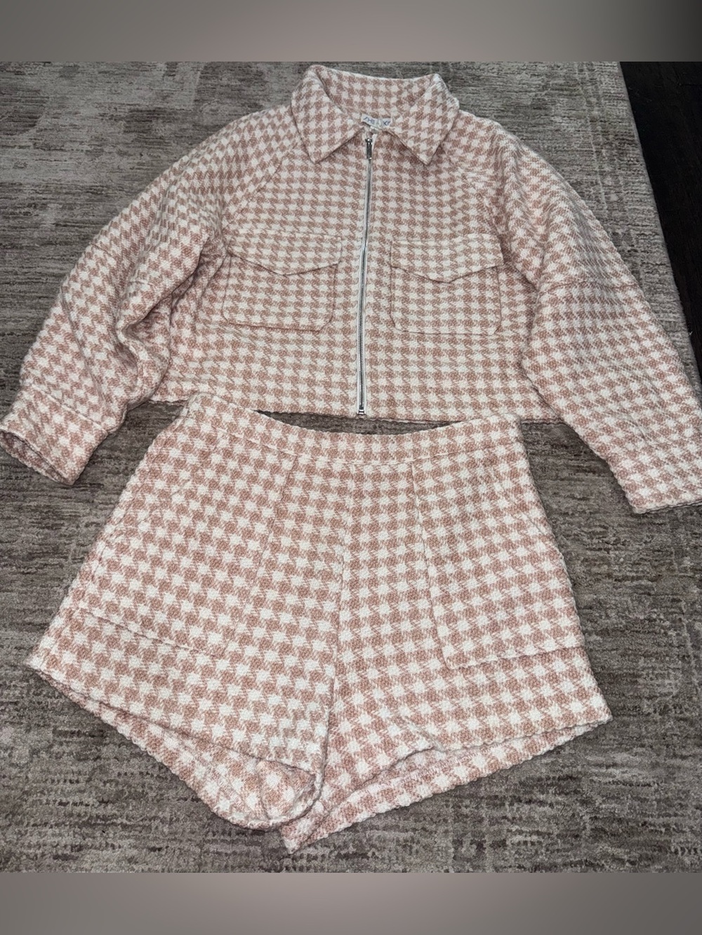 She + Sky Tan and White Houndstooth High-Waist Shorts Set sz Large